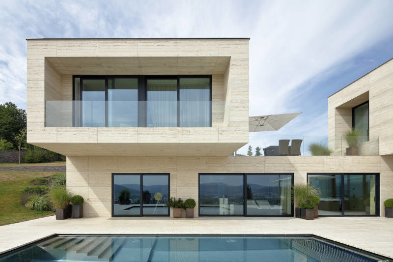 Zvýšte štandard svojho bývania hliníkovými oknami